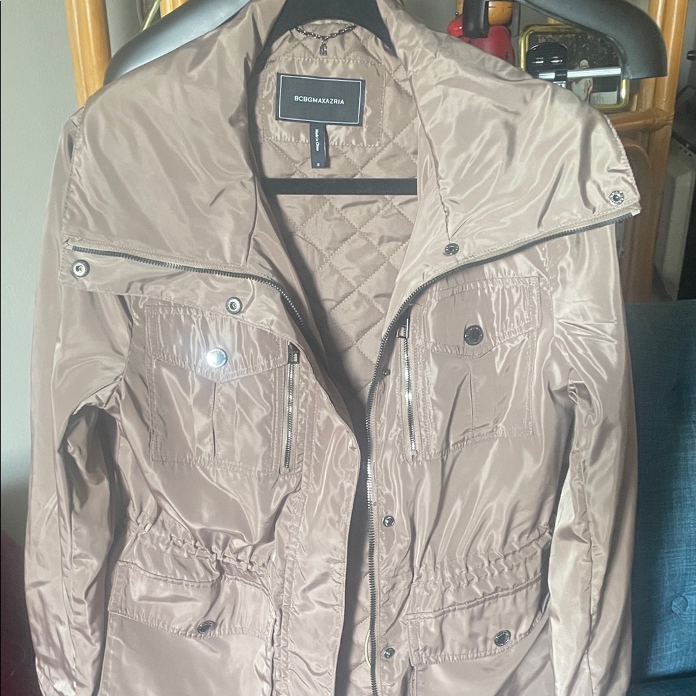 BCBGMaxAzria Women's Utility Jacket in Taupe quilted lining